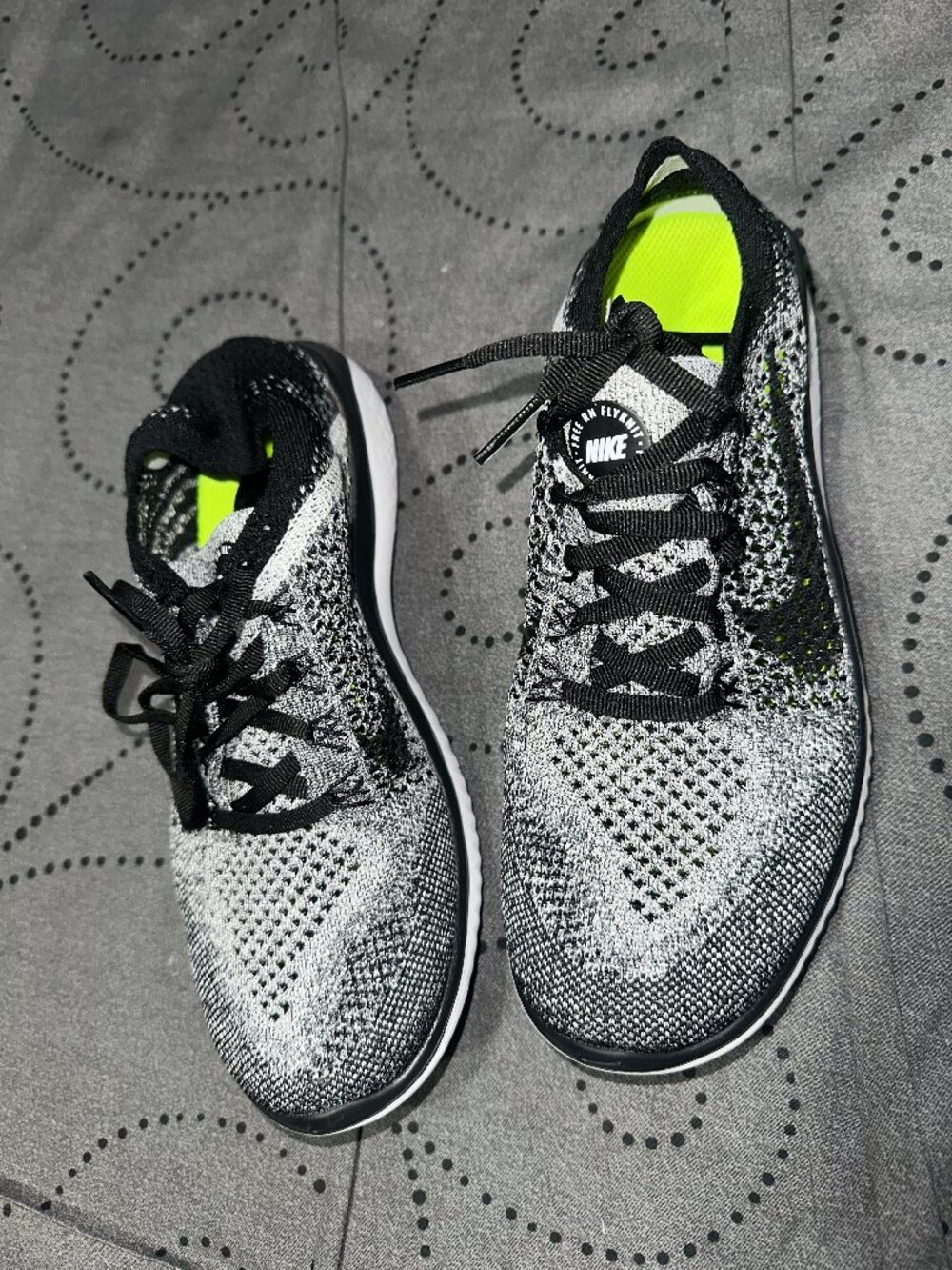 NIKE FREE RUN FLYKNIT BLACK GRAY WHITE SHOES SIZE 7 OR 6.5 WOMEN NEW NO BOX $120